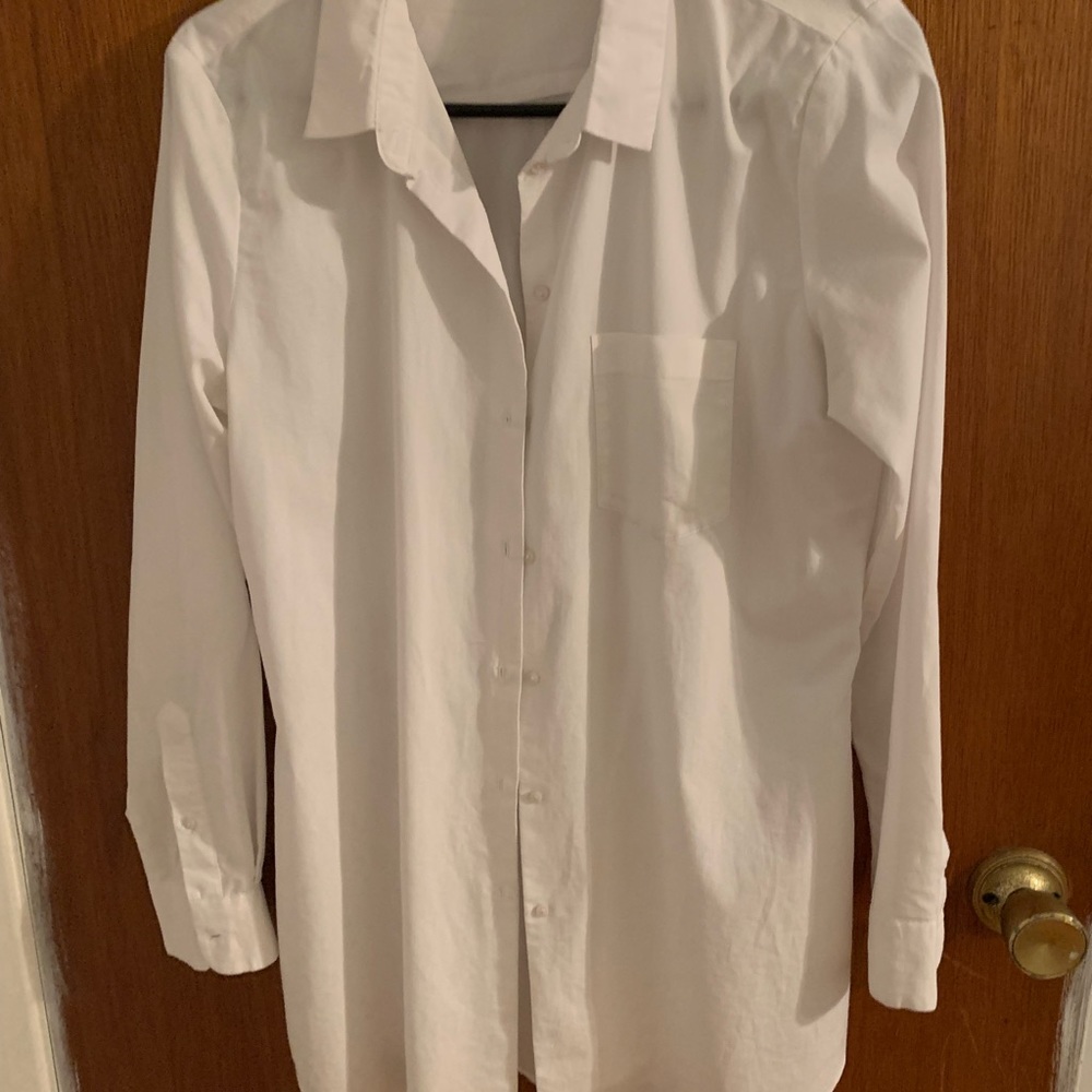 Slim white blouse